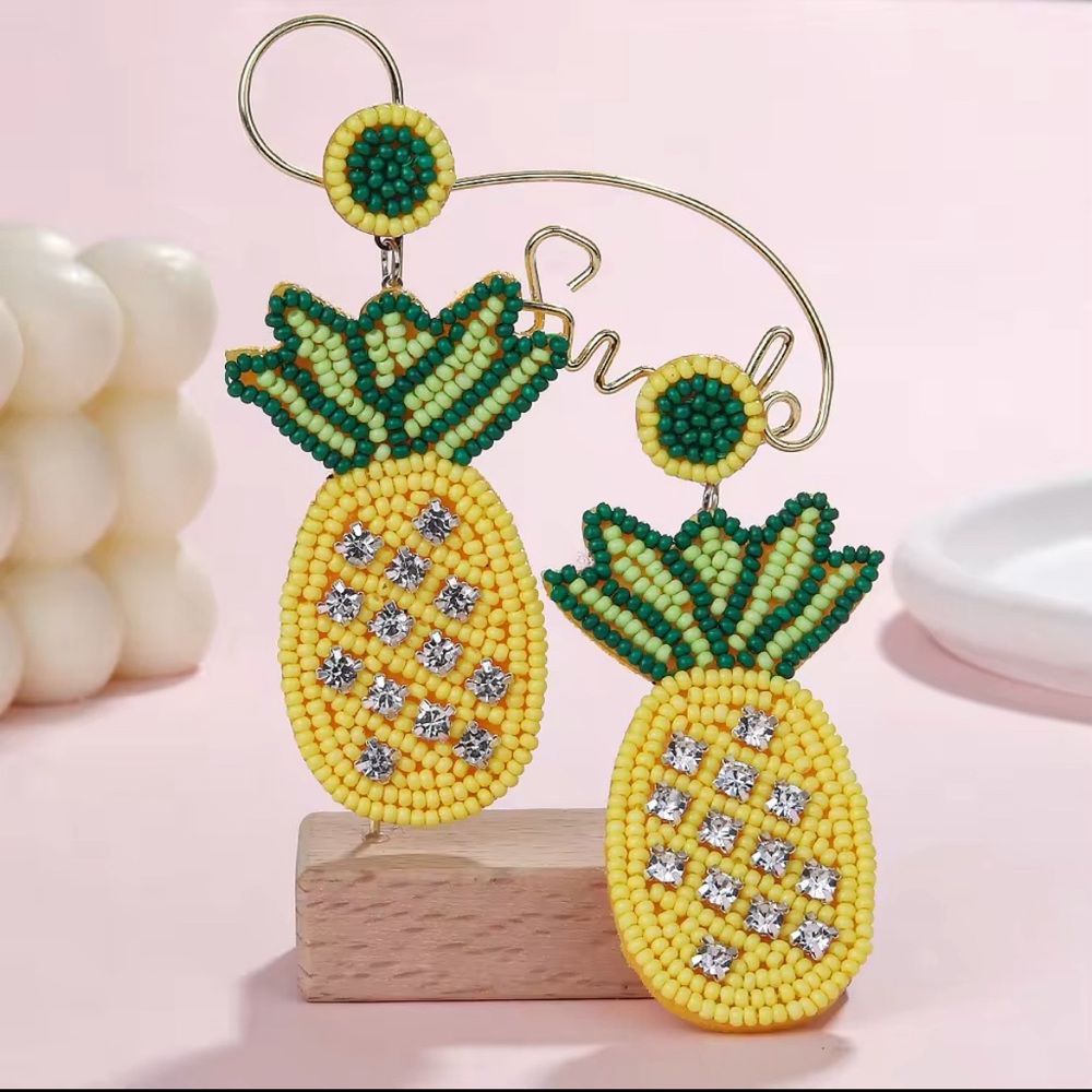 ⚡️FLASH SALE⚡️ Handmade Beaded PineappleEarrings 🍍